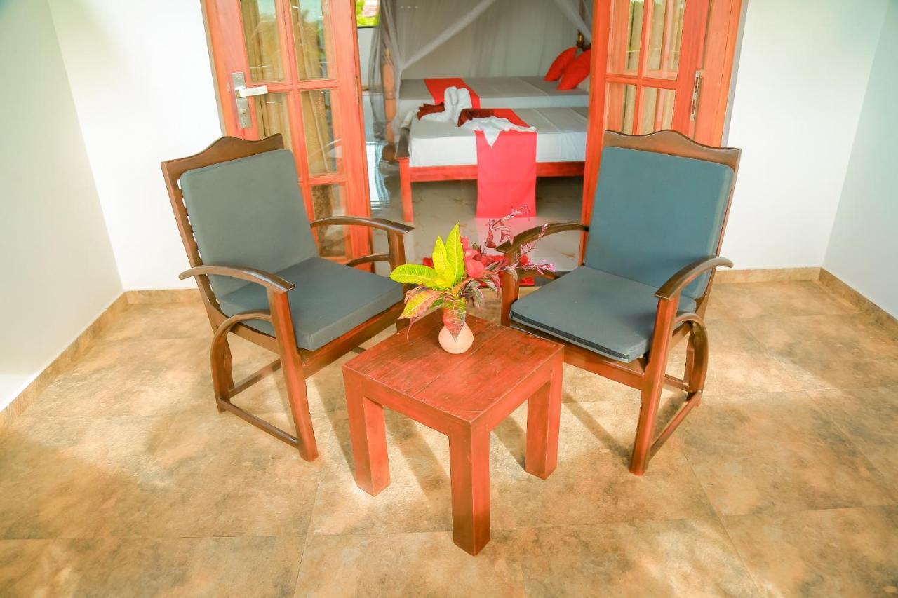 Chami Villa Bentota Esterno foto